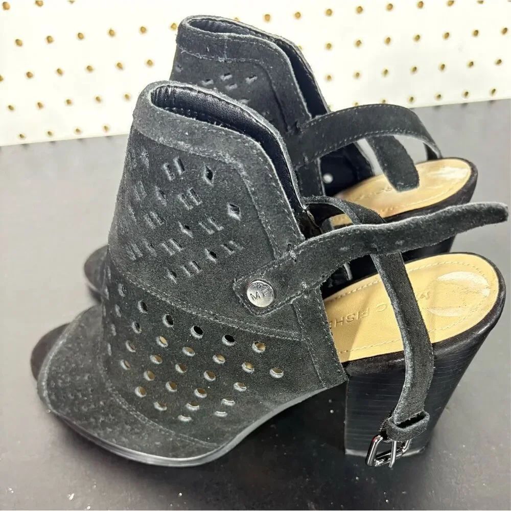 Marc Fisher suede strap sandals size 9 1/2